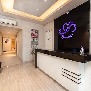 Life Emerald Hotel Surabaya
